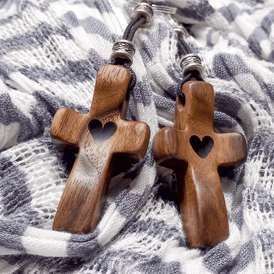 Croix en bois faite à la main
